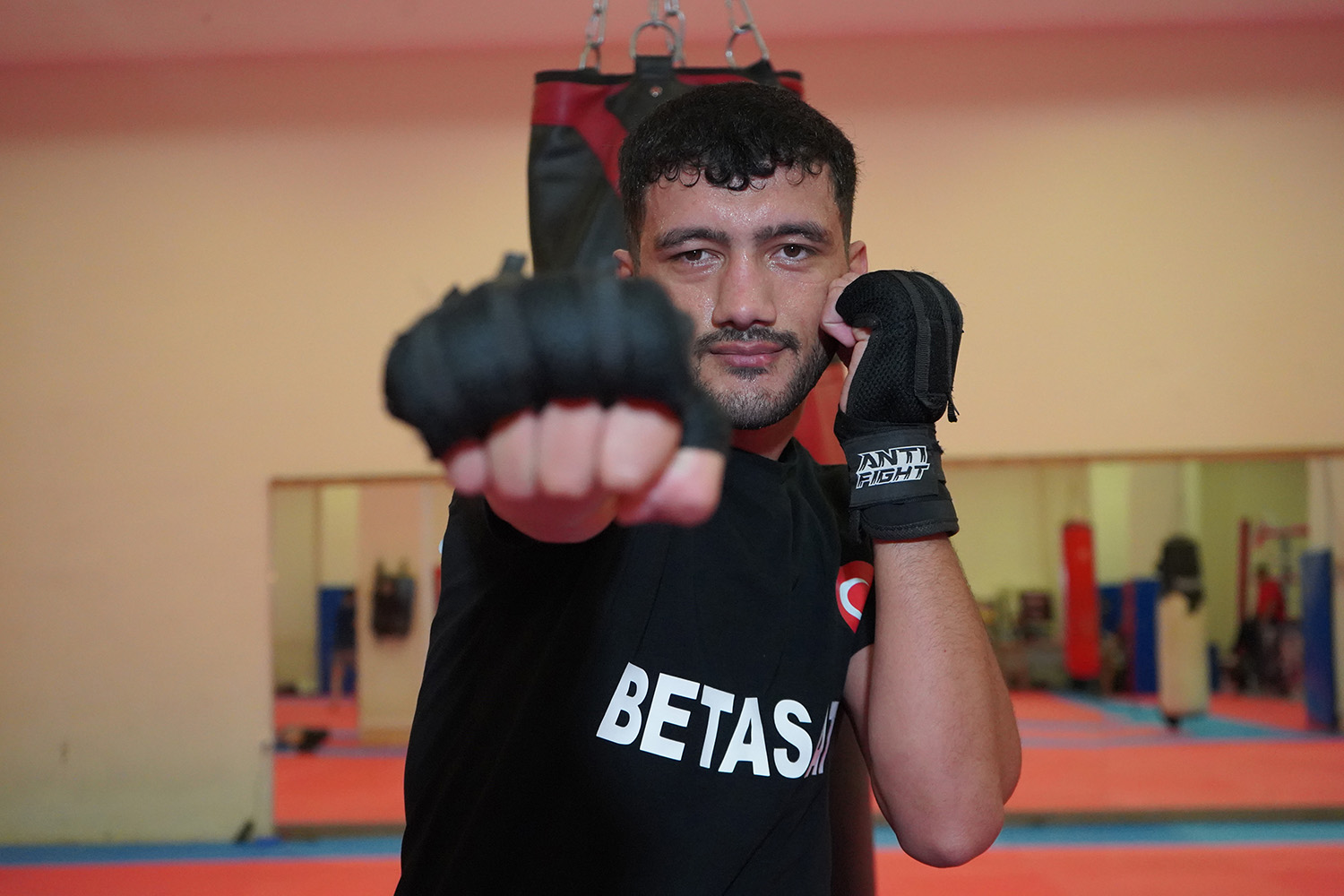 M U A Y T H A I D U N Y A S A M P I Y O N L A R I N I N Y E N I R O T A 1013046 300574