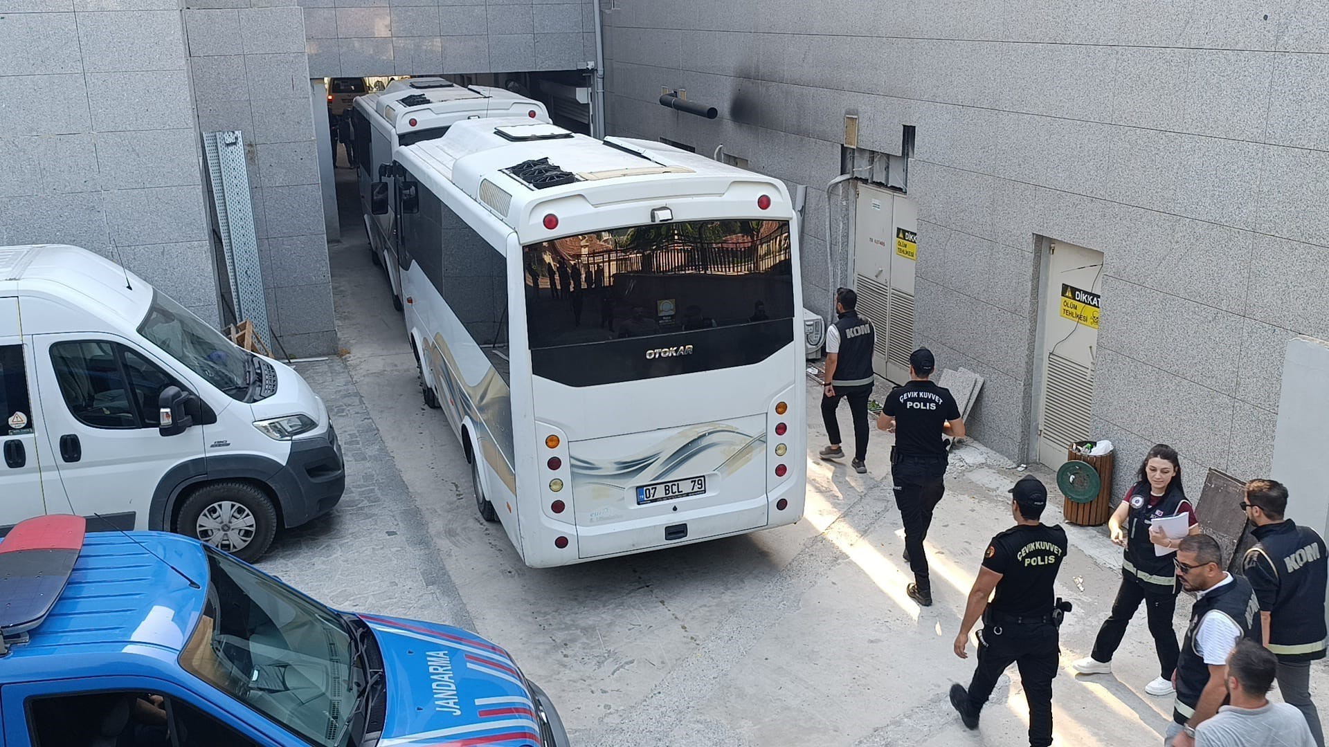 Manavgat Belediyesi'ndeki Yolsuzluk Ve Rüşvet Davasında Duruşma Başlıyor (5)