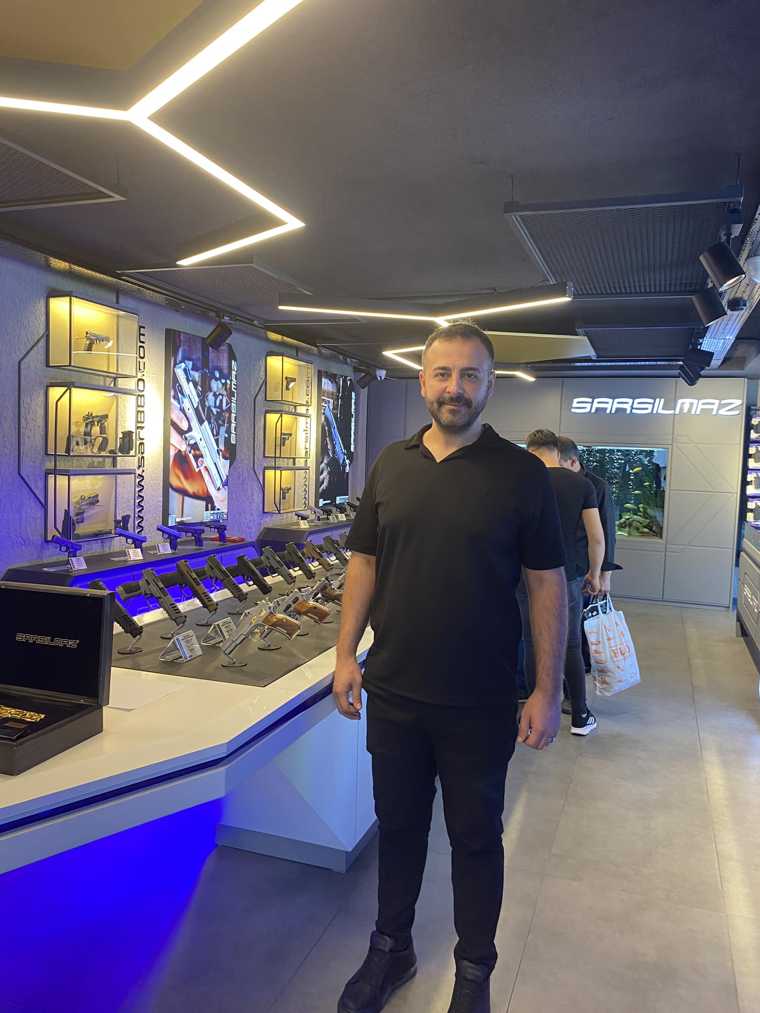 Müteahhitler Muhtarı Çıldırttı (2)