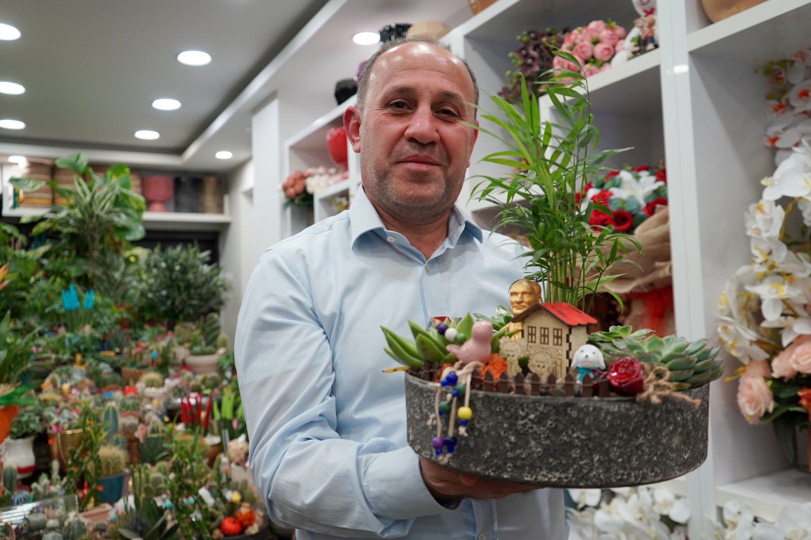 Ogretmenler Gunu Icin En Cok Kir Cicegi 1028714 305239 (Large)