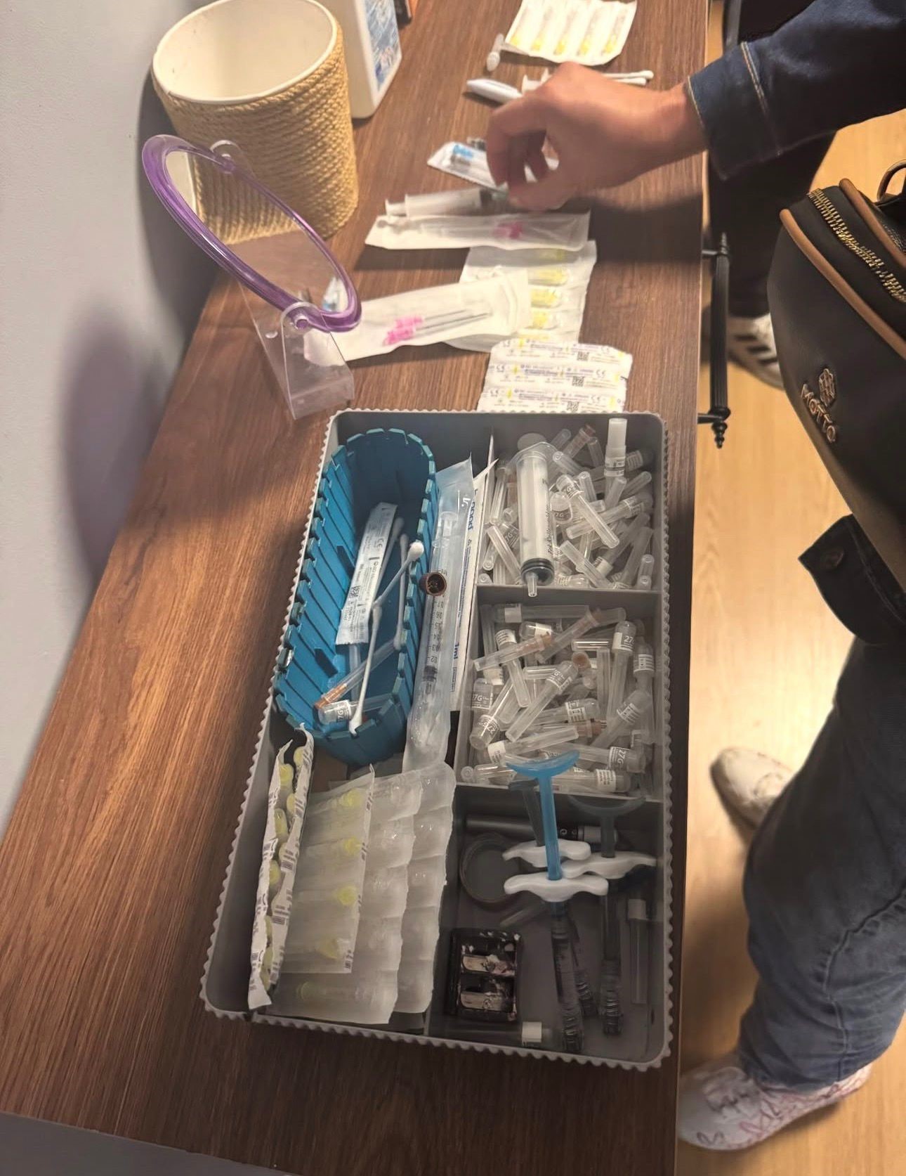 Ruhsatsiz Saglik Merkezi Muhurlendi (2)