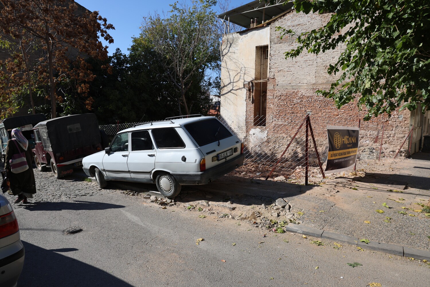 Tarihi Caminin Yanina Kilise Yapilacak (2)