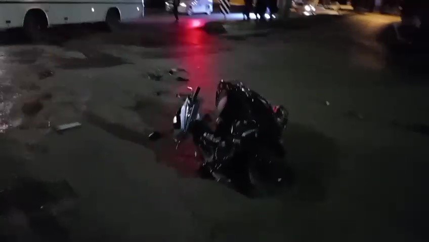 Trafik Kazasında Sürücülerden Birisi Kaçtı, Diğeri Alkollü Çıktı (1)