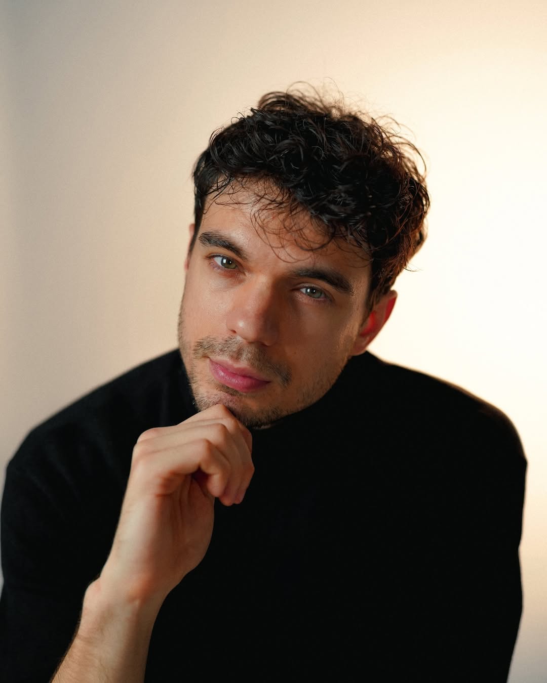 Tuna Gezgin Kimdir 2