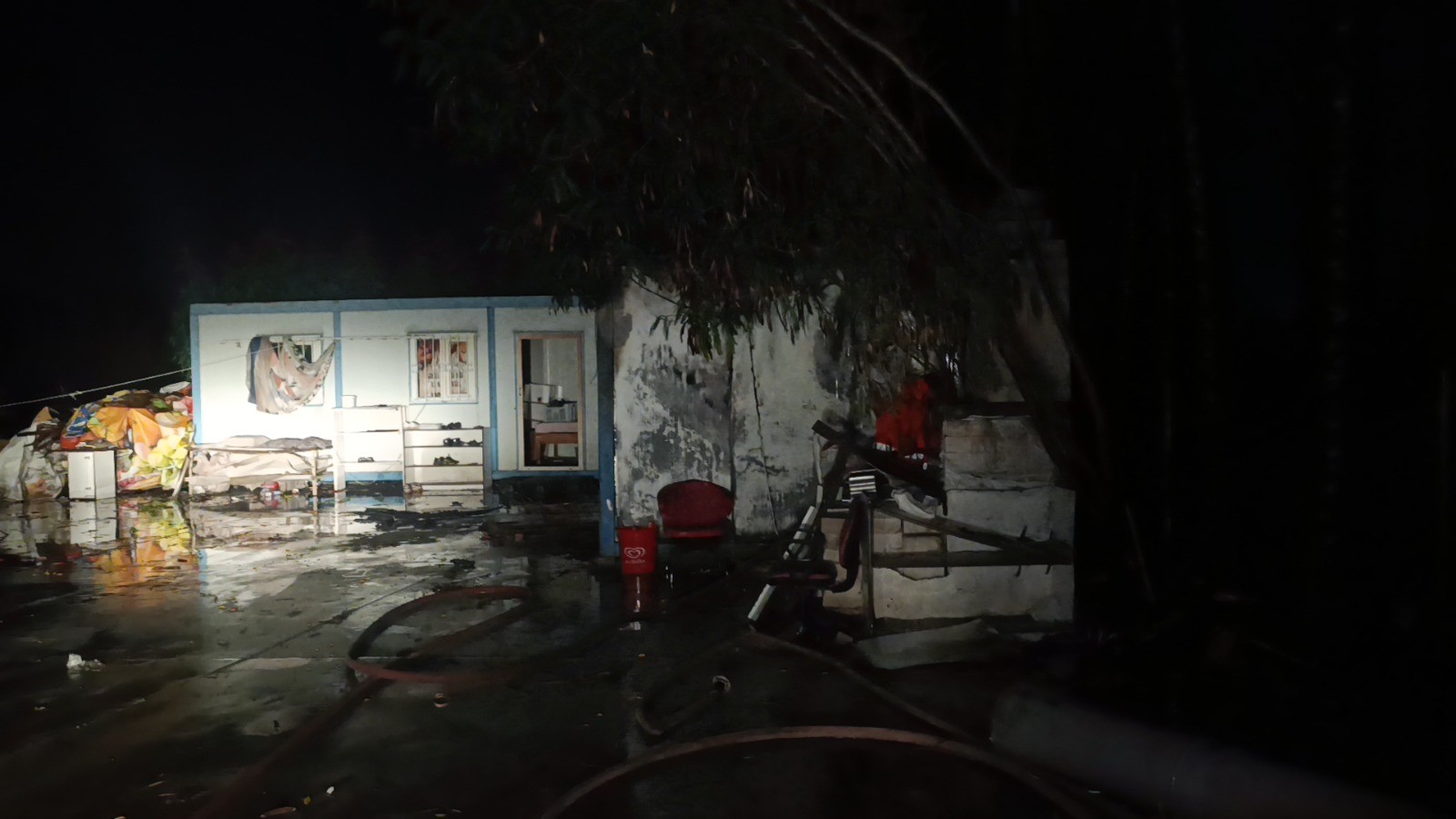 Yıldırım Yangına Sebep Oldu Konteyner Küle Döndü (3)