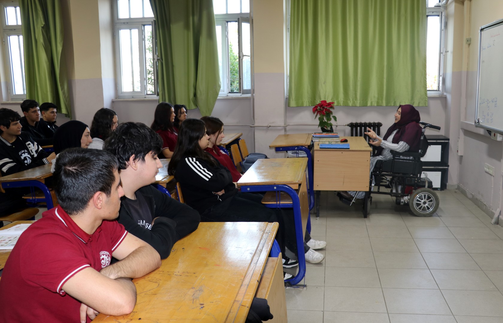 Yurume Engelli Zeynep Ogretmen Asansoru (5)