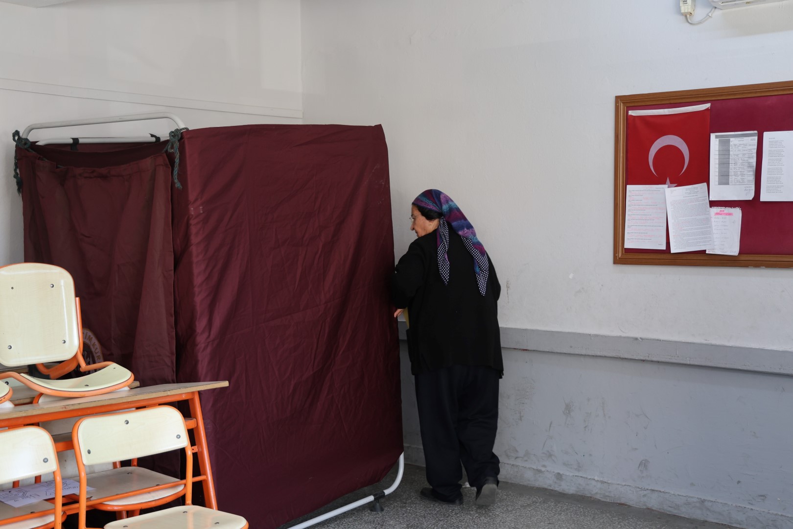 Adana'da Bir Mahallede Seçim Heyecanı (1)