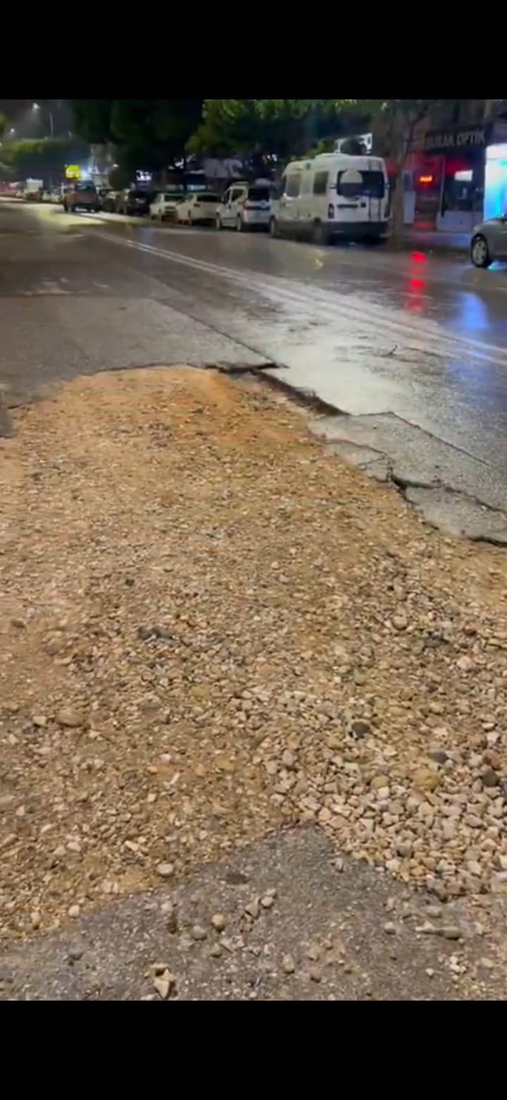 Ak Gençlik Mikrofon Uzattı Antalyalılar Sitem Etti (3)