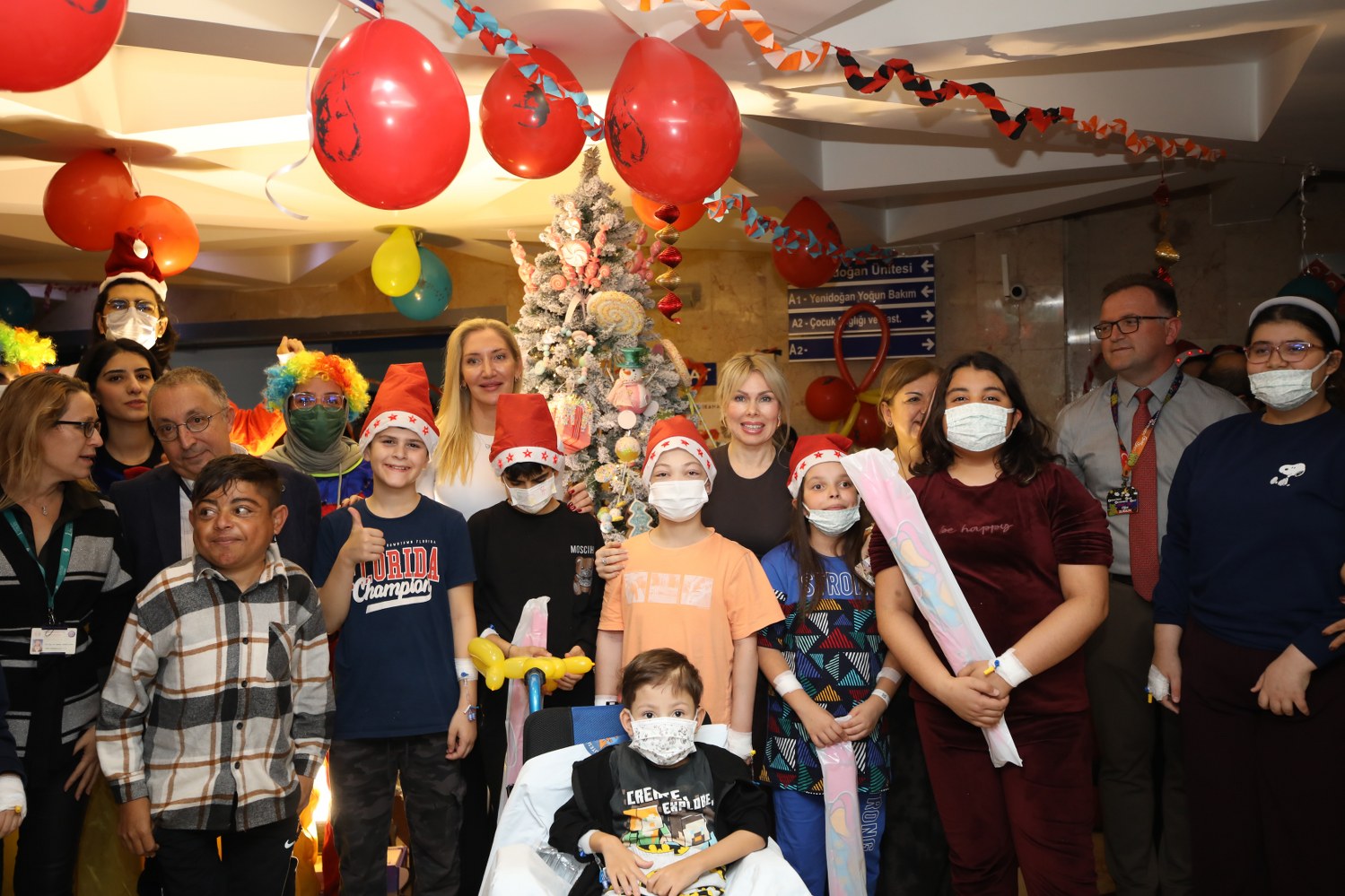 Akdeniz Üniversitesi Hastanesi’nde Yeni Yıl Coşkusu (2)