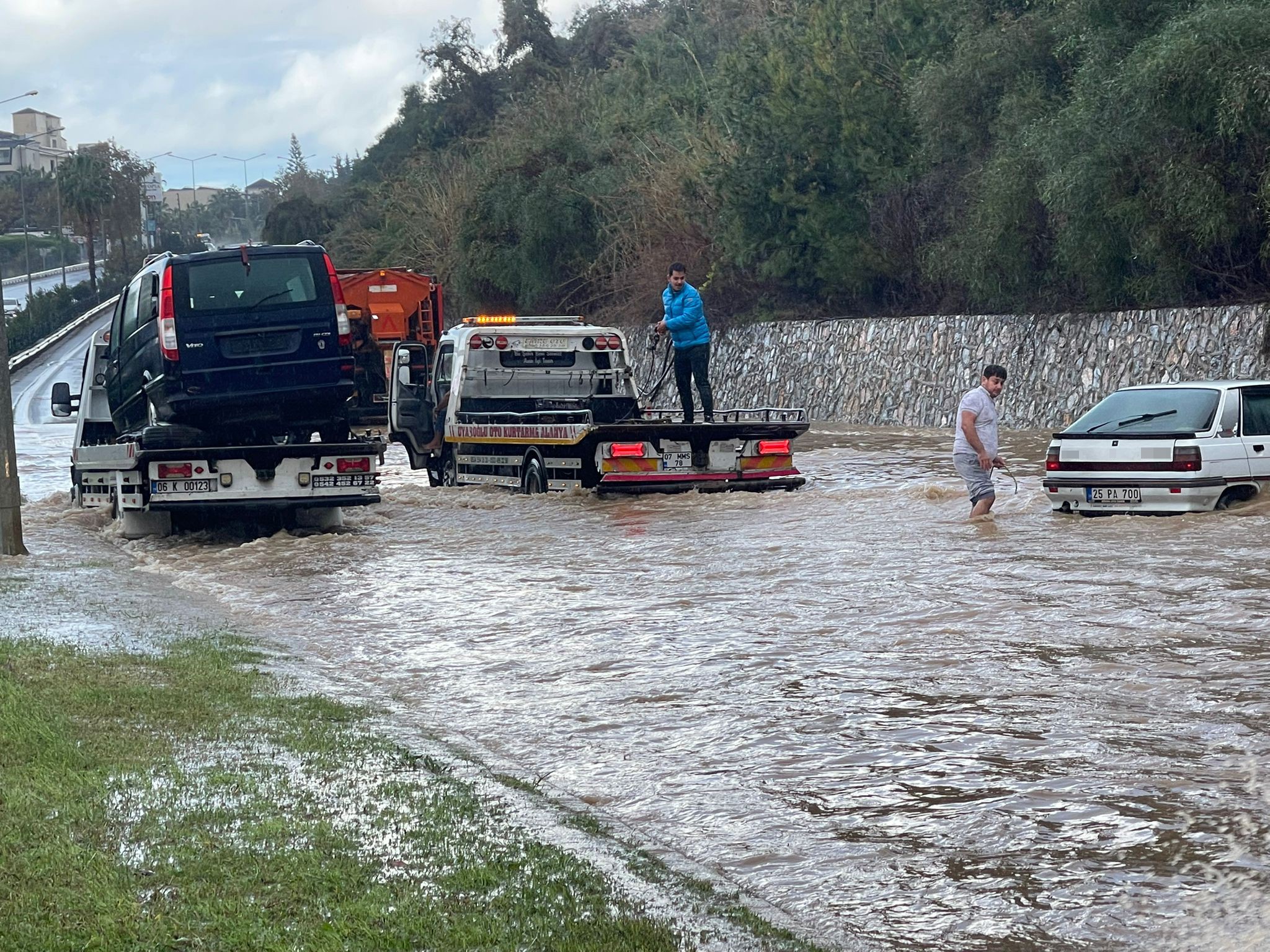 Alanya Antalya Karayolları Kapandı (1)