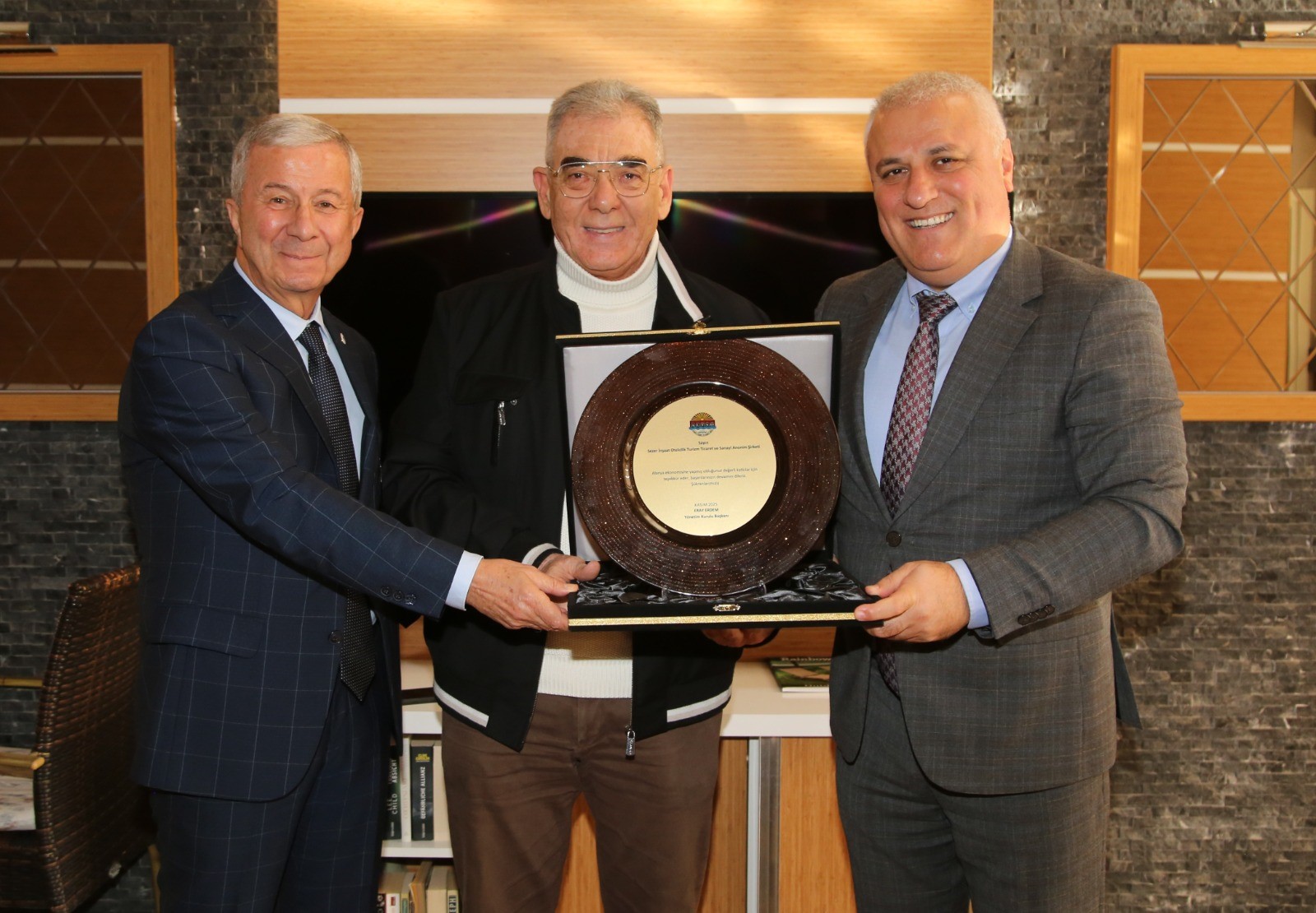 Alanya’nın Vergi Rekortmenlerine Plaket (3)