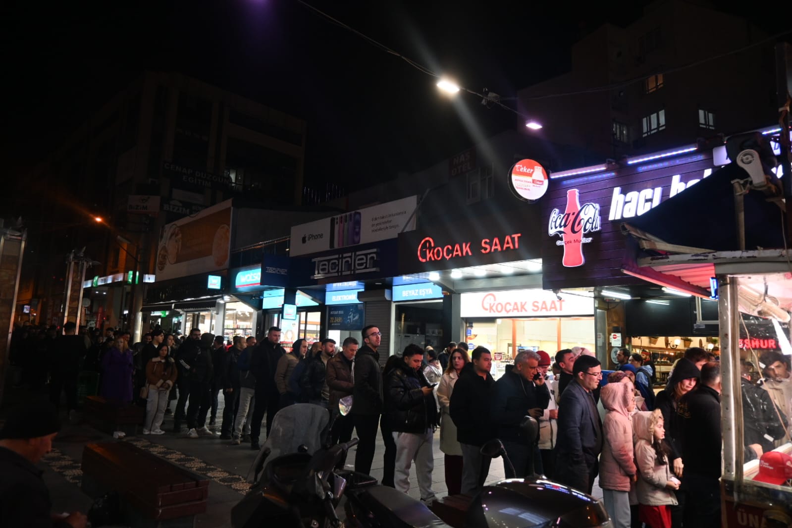 Antalya Milli Piyango Satis Kuyrugu (1)