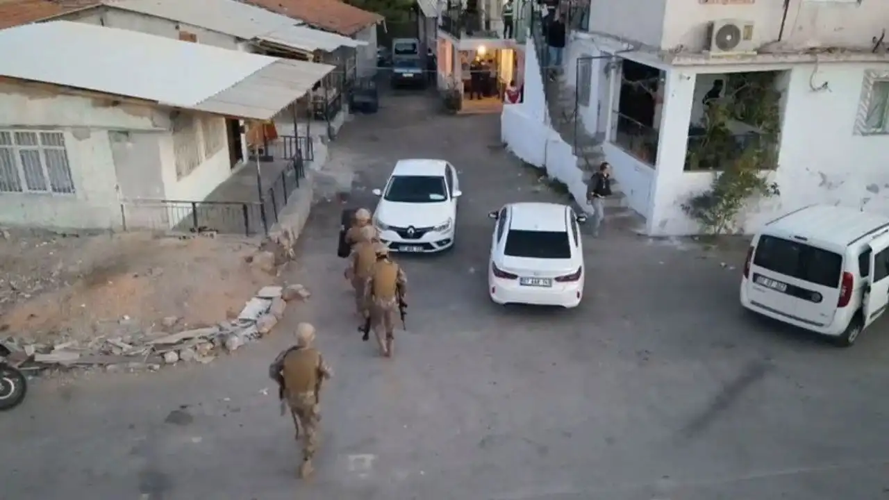 Antalya Zeytinkoyde Safak Operasyonu Yuzlerce Polisle Cok Sayida Adrese Baskin 2