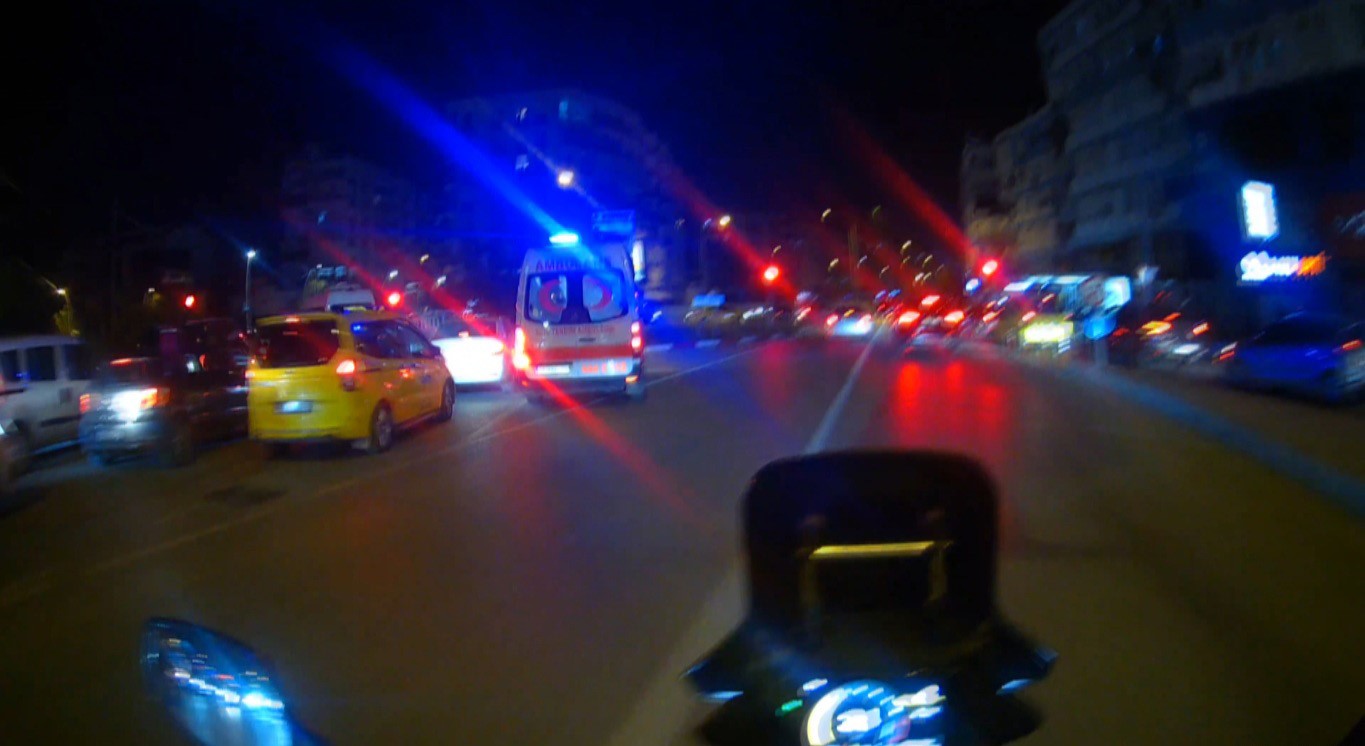 Antalyada Ambulans Icin Canini Hice Saydi (1)