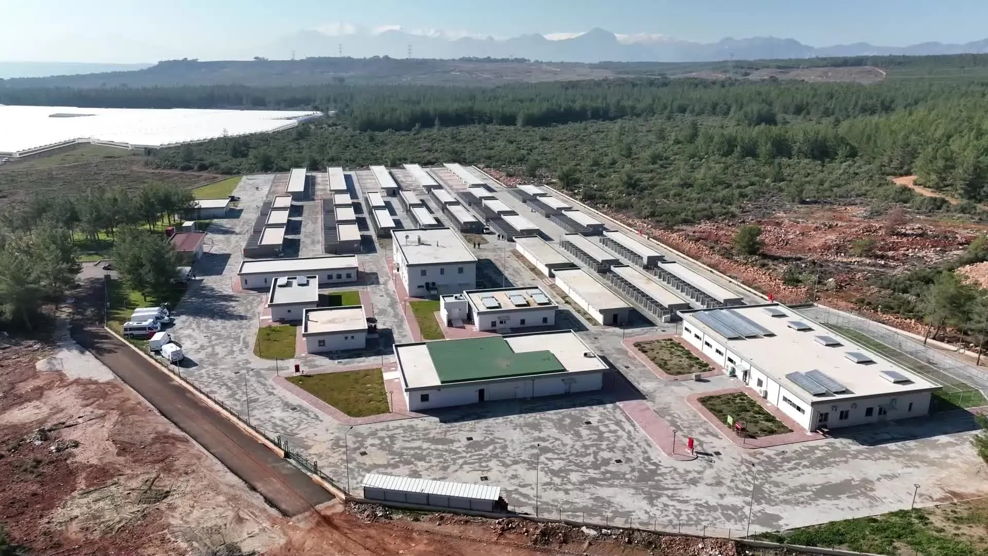 Antalya’da Bu Ilçe Sahipsizlerin Barınağı Oldu Belediye Çözümü Projede Buldu (1)-1