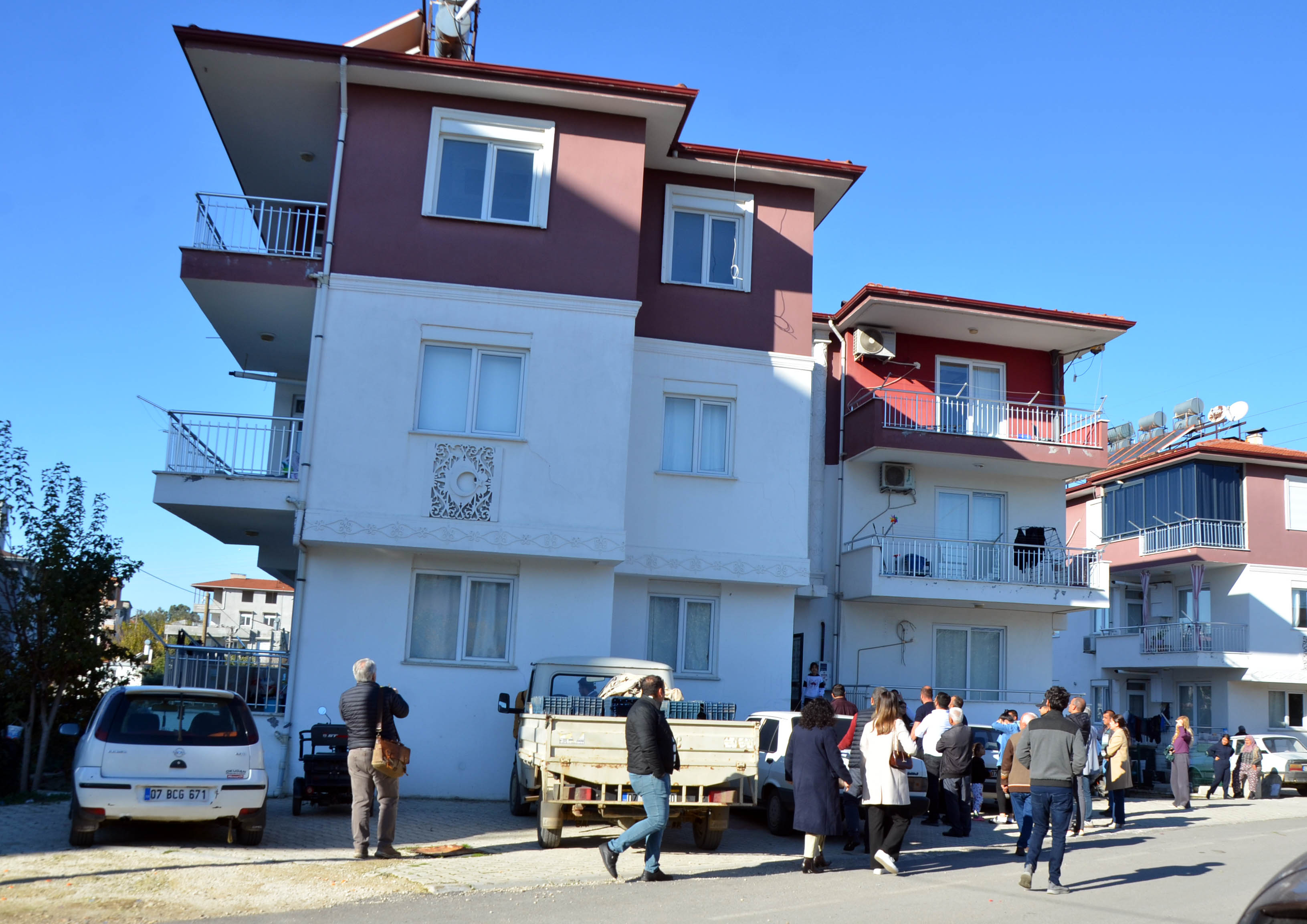 Antalya’da Çatlak Bina Davasında Dördüncü Keşif Yapıldı (1)