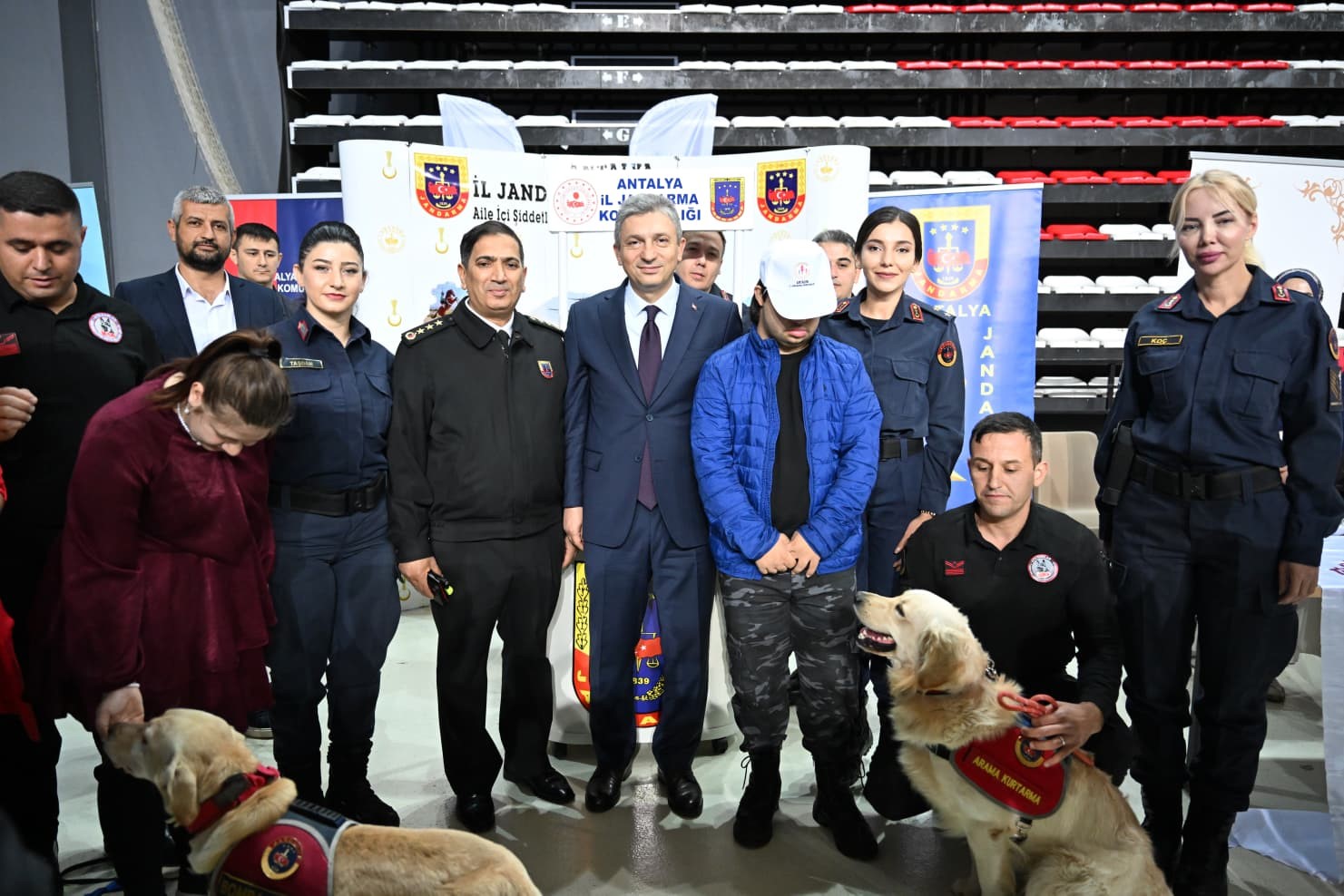 Antalya'da Engeller Sevgiyle Aşılıyor (2)