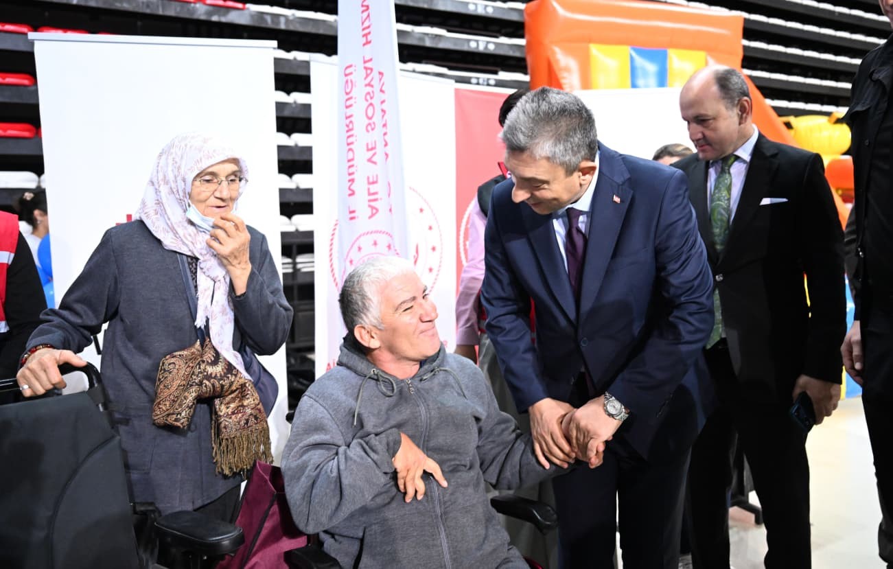 Antalya'da Engeller Sevgiyle Aşılıyor (3)