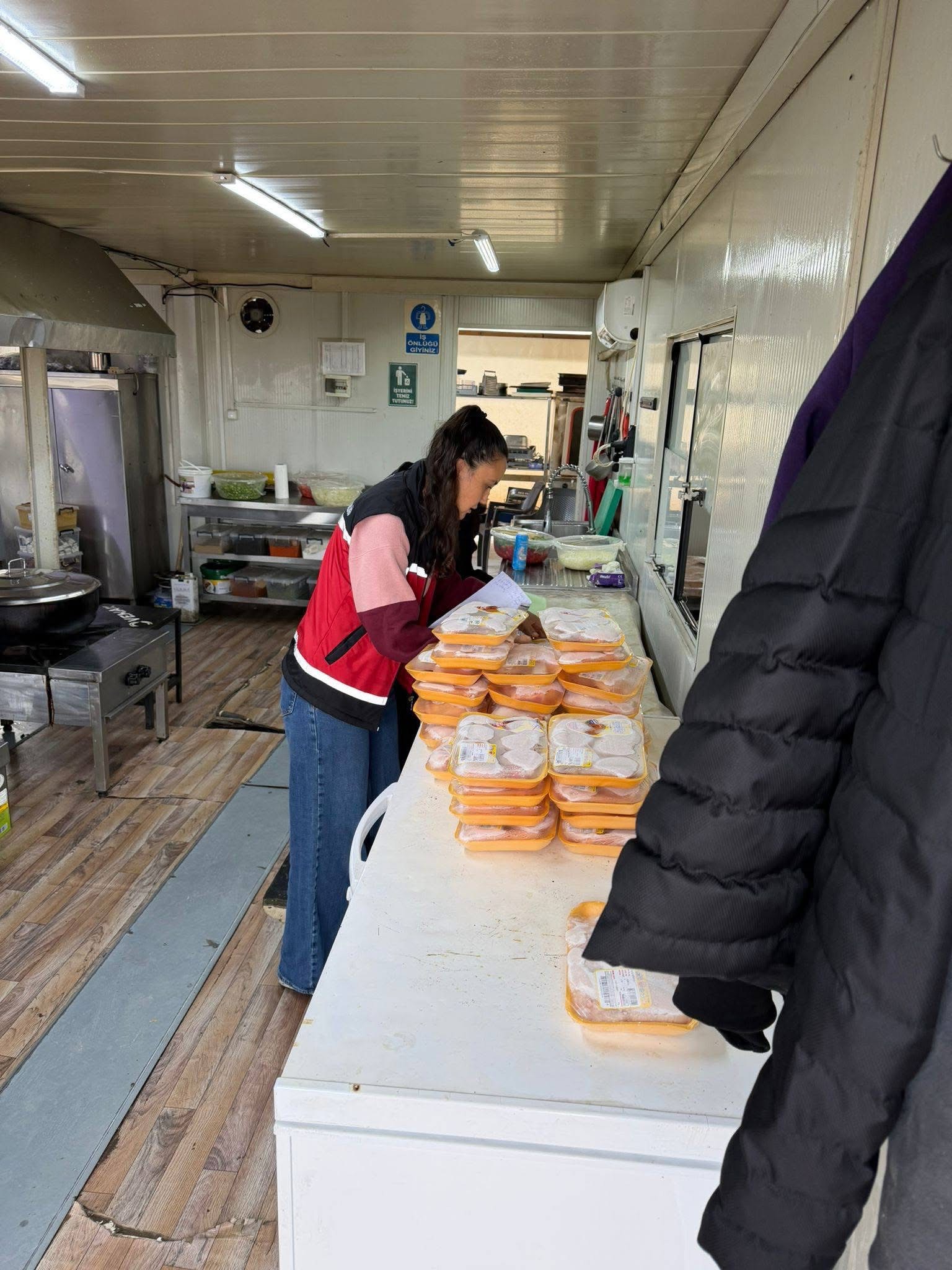 Antalya'da Gıda Denetimi... Serik'te Imha, Demre'de Analiz Sıkılaştı (1)-1