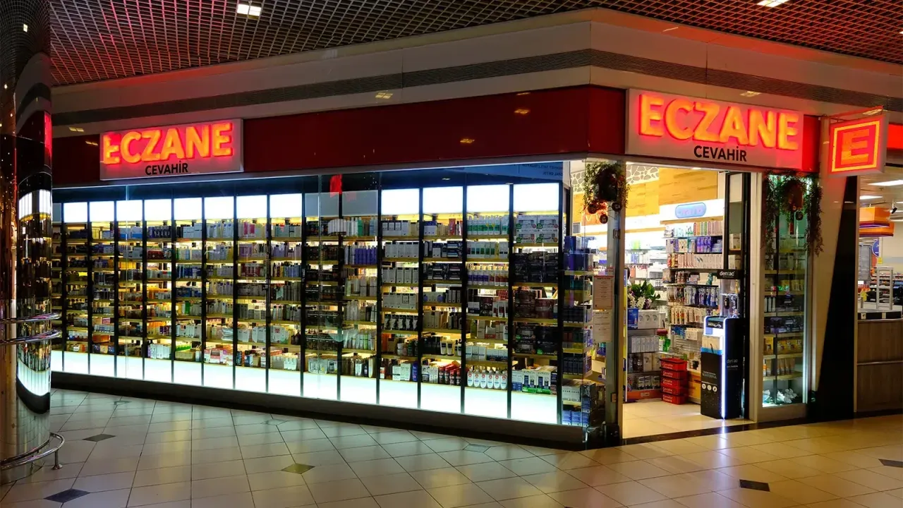 Antalya’da Ilaç Krizi! Bir Hasta 40 Eczane Gezdi Ama Ilacı Bulamadı (1)