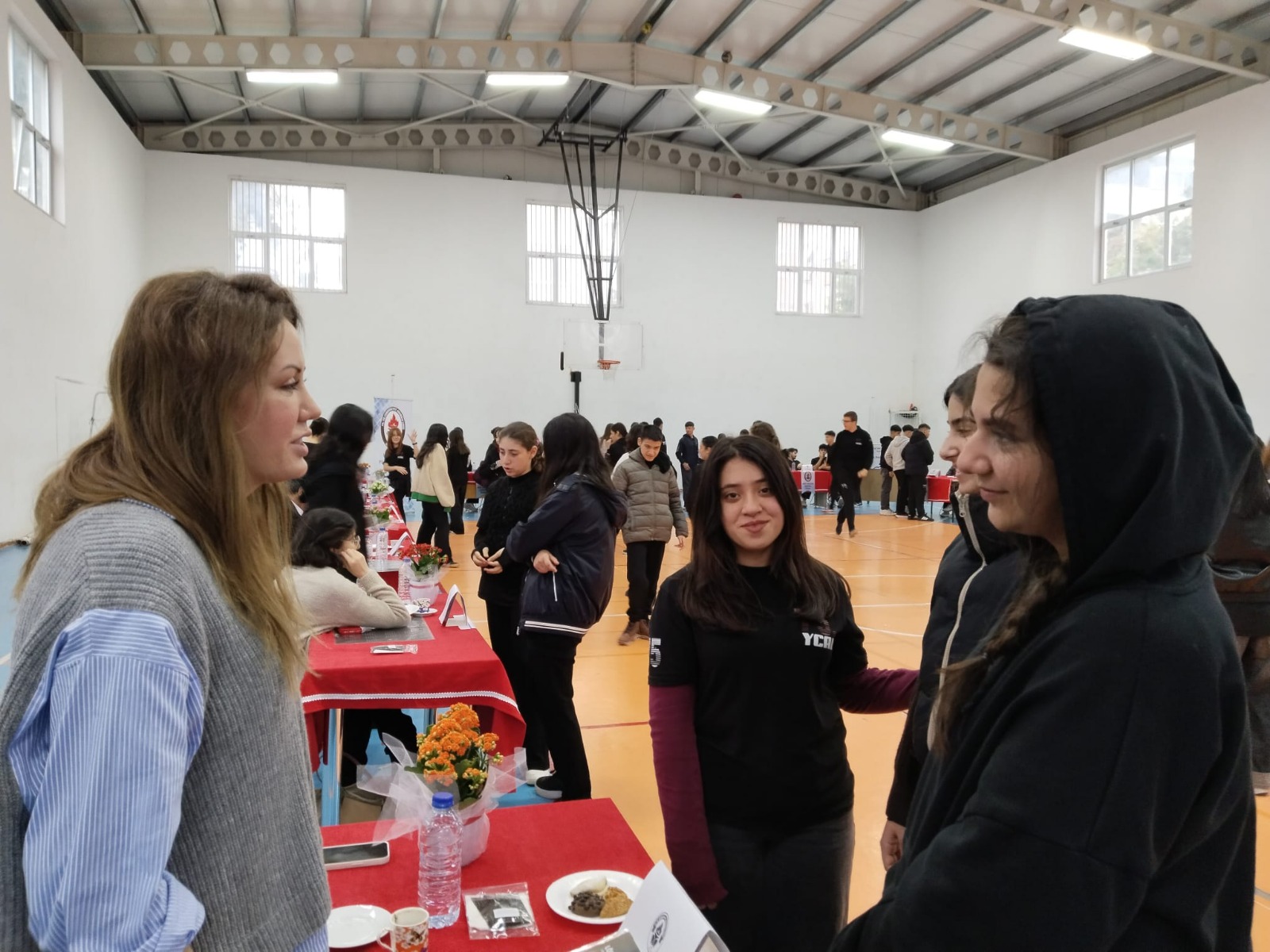 Antalya’da Lise Öğrencileri 19 Meslek Sahibiyle Bir Araya Geldi (4)