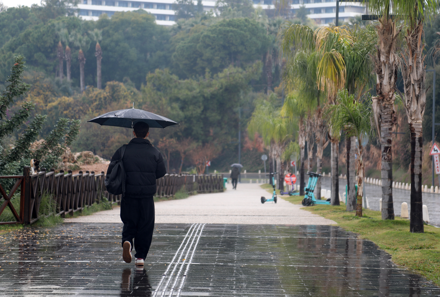 Antalyada Saganak Etkili Oldu (3)