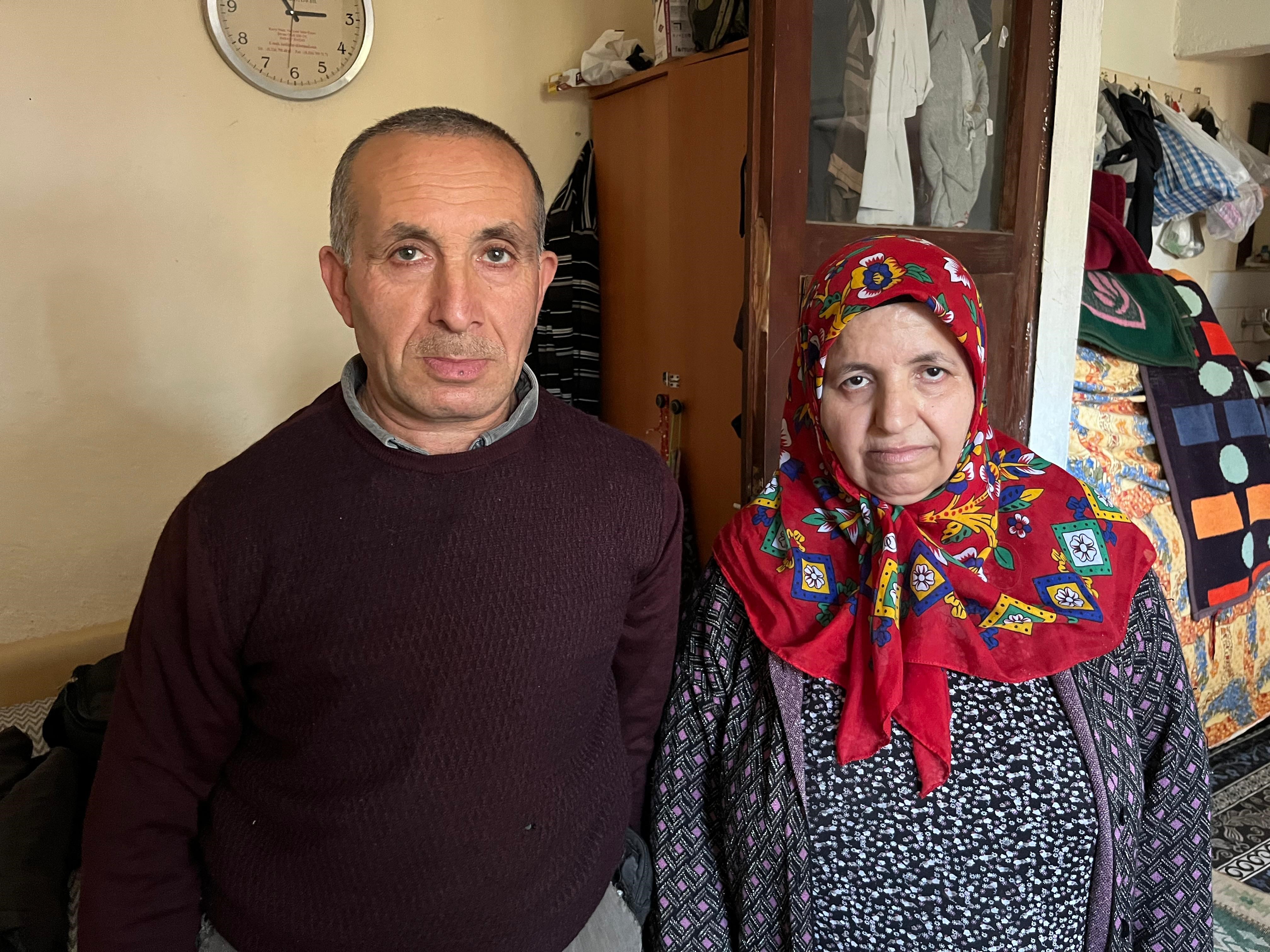 Antalya’da Üvey Baba Hamallık Yaparak Engelli Oğlu Için Raylı Asansör Yaptırdı (5)