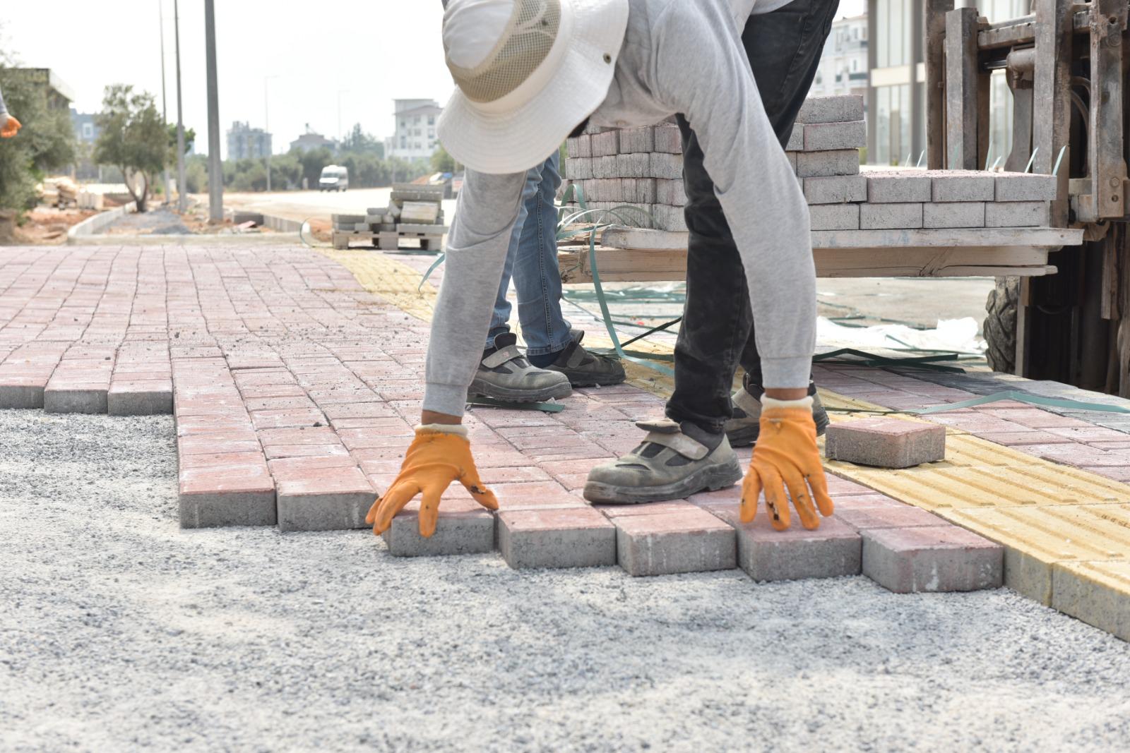 Antalya’da Yayalara Konforlu Yollar (1)-1