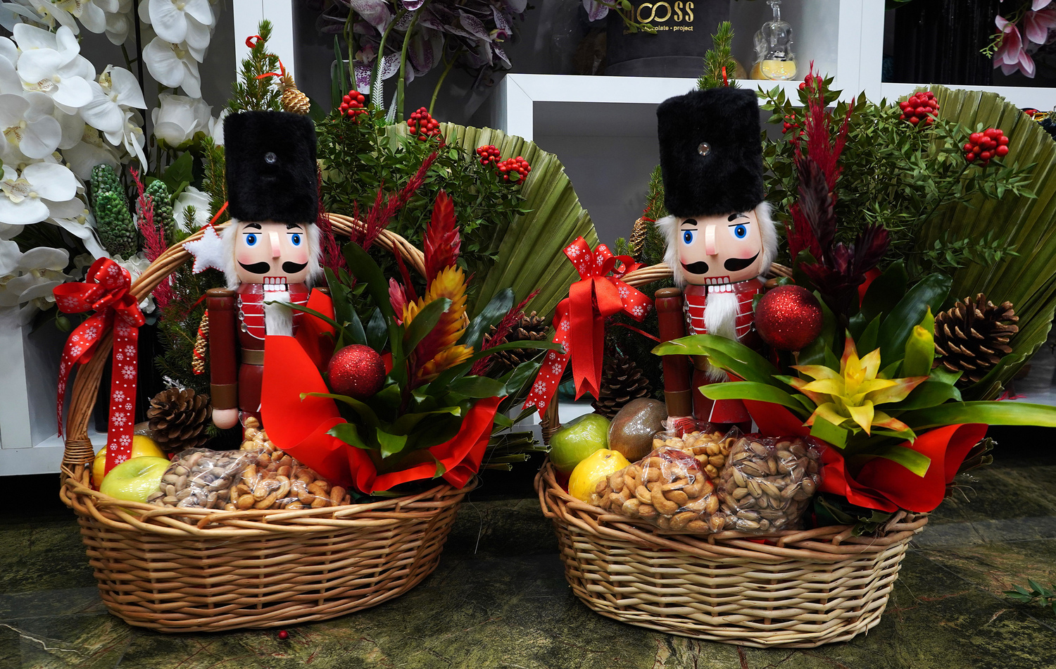 Antalya’da Yeni Yıl Sepetleri Dudak Uçuklattı! Yılbaşı Sepeti 12 Bin Liraya Dayandı (1)