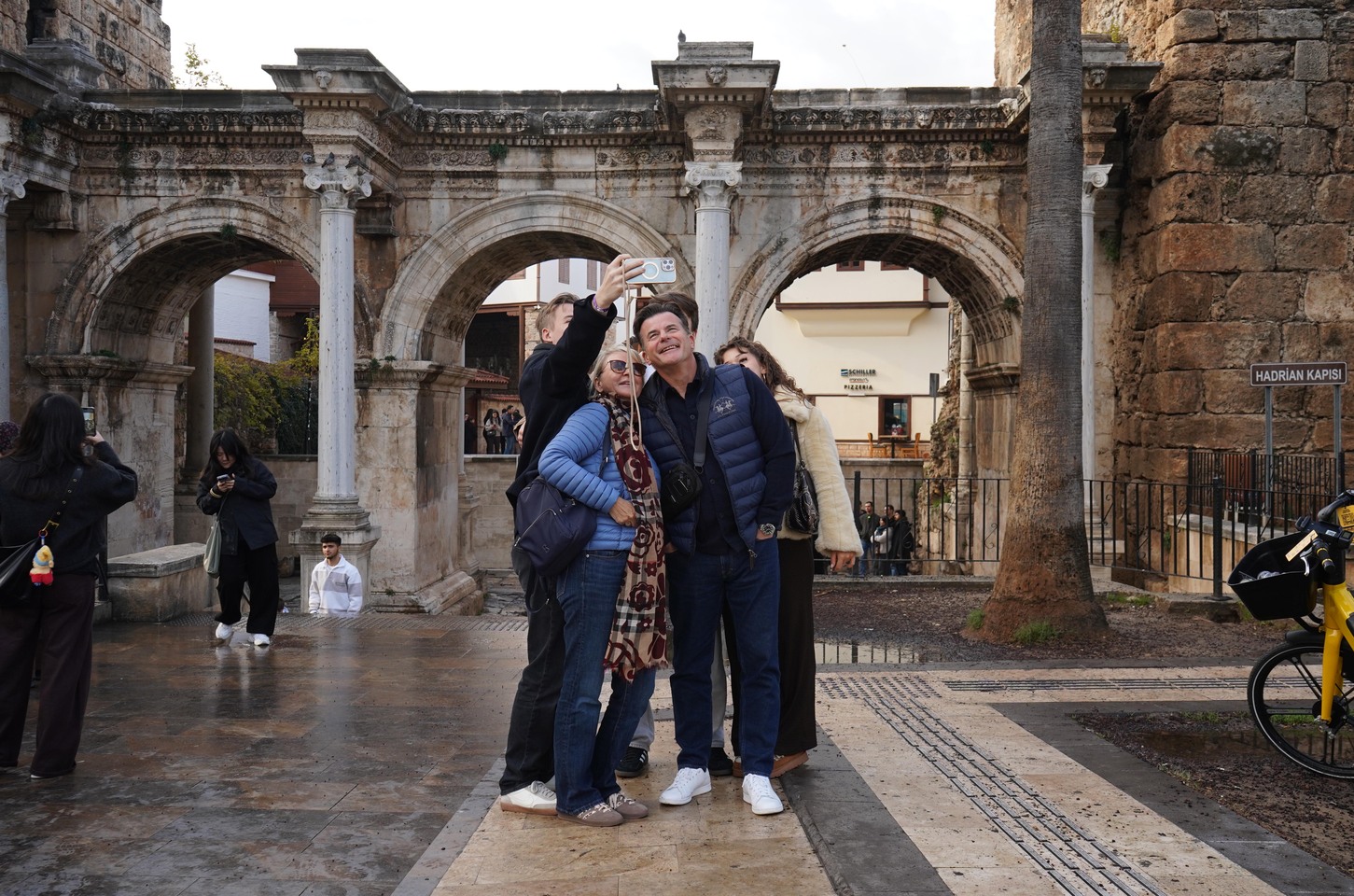 Antalya'da Yılın Son Günü Sakin Başladı, Yoğun Devam Etti (2)