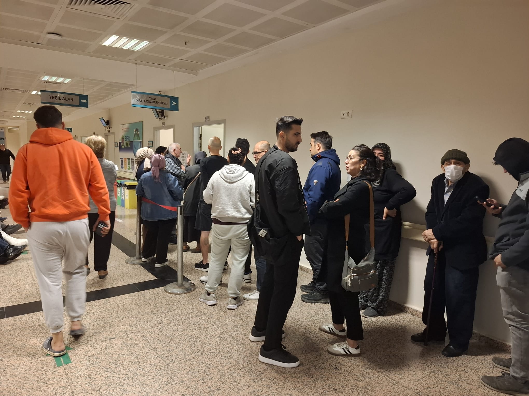 Antalya’daki Hastanede Vatandaşlar Ortada Kaldı (1)