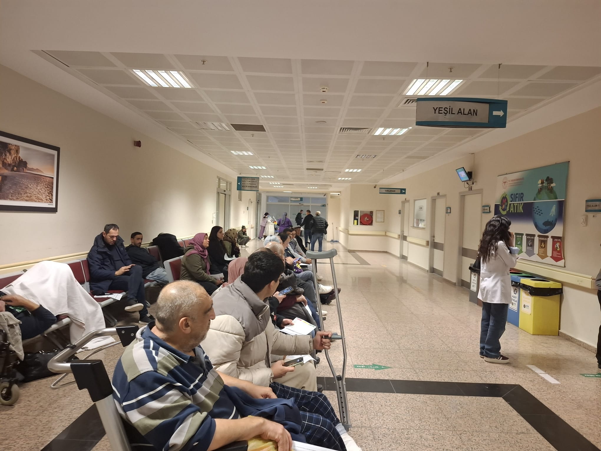 Antalya’daki Hastanede Vatandaşlar Ortada Kaldı (2)