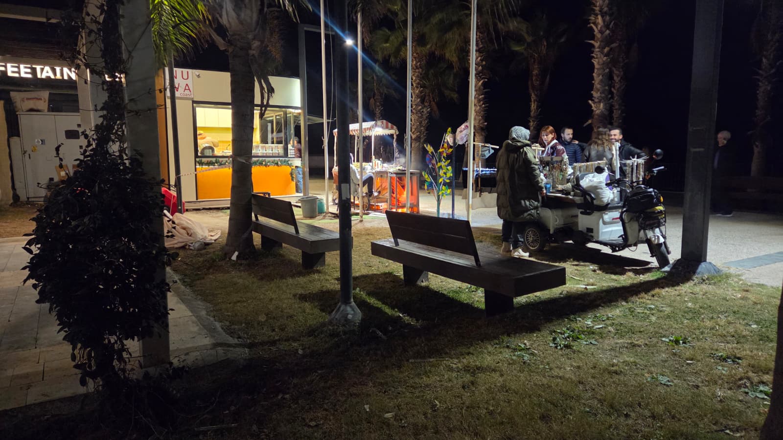 Antalya’nın Dünyaca Ünlü Konyaaltı Sahili'nde Yenileme Var Temizlik Yok (7)