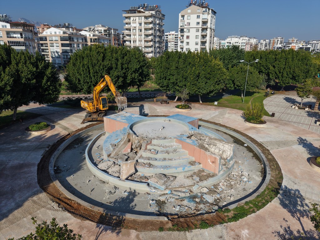Antalya’nın O Ilçesi Sil Baştan (4)
