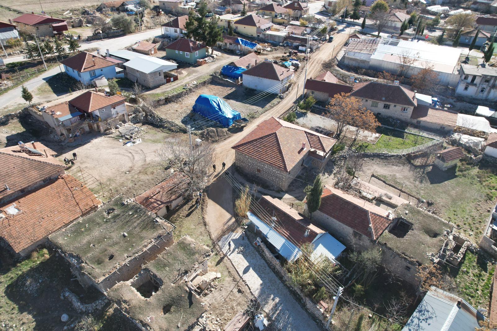 Antalya’nın Üç Mahallesine Yol (2)