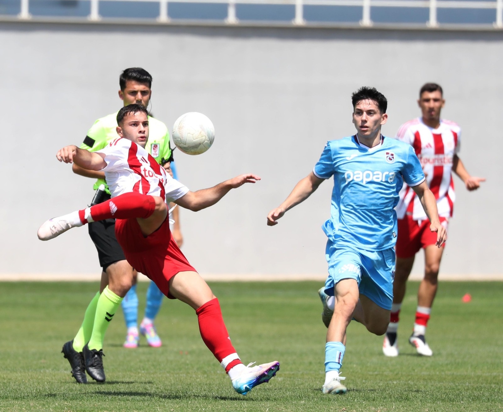 Antalyaspor’un Gençlerinden Profesyonellere Futbol Dersi (3)