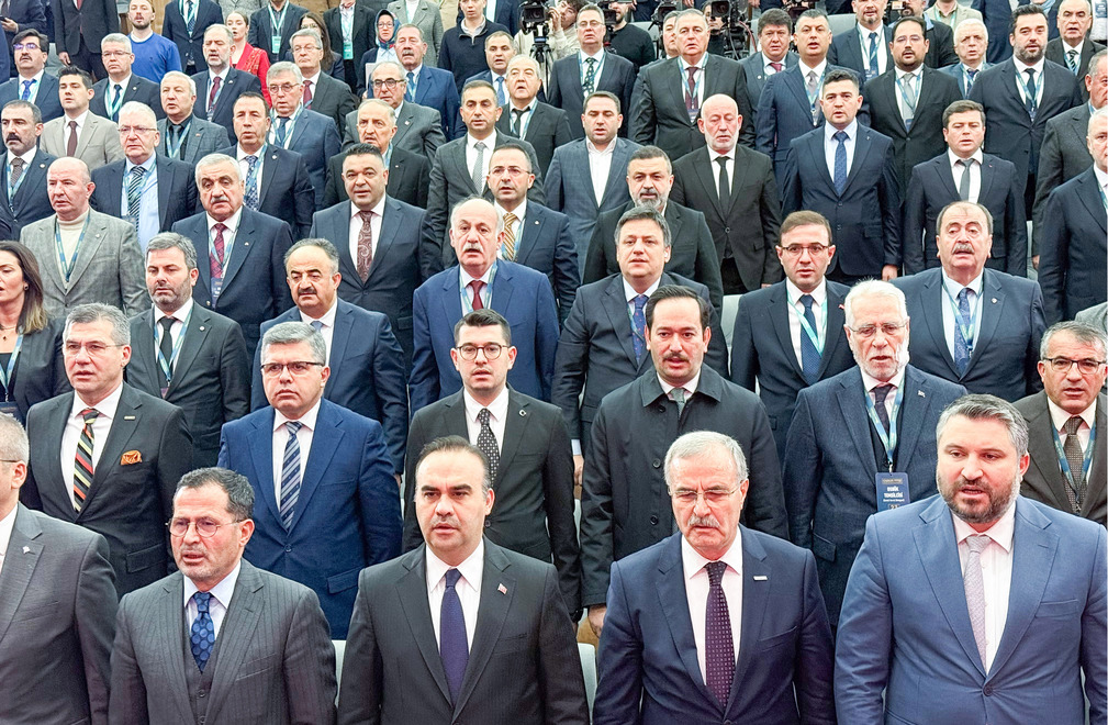 B A S K A N G U N G O R A N K A R A’ D A M A N A V G A T O S B I L E 1048565 311156-1