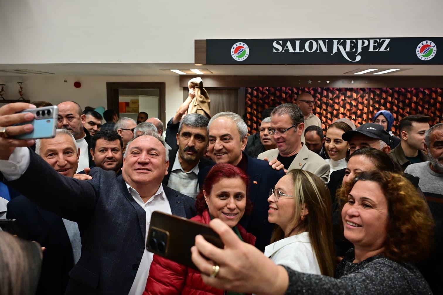 Baskan Kocagoz, Anteks Ailesiyle Bulustu 9