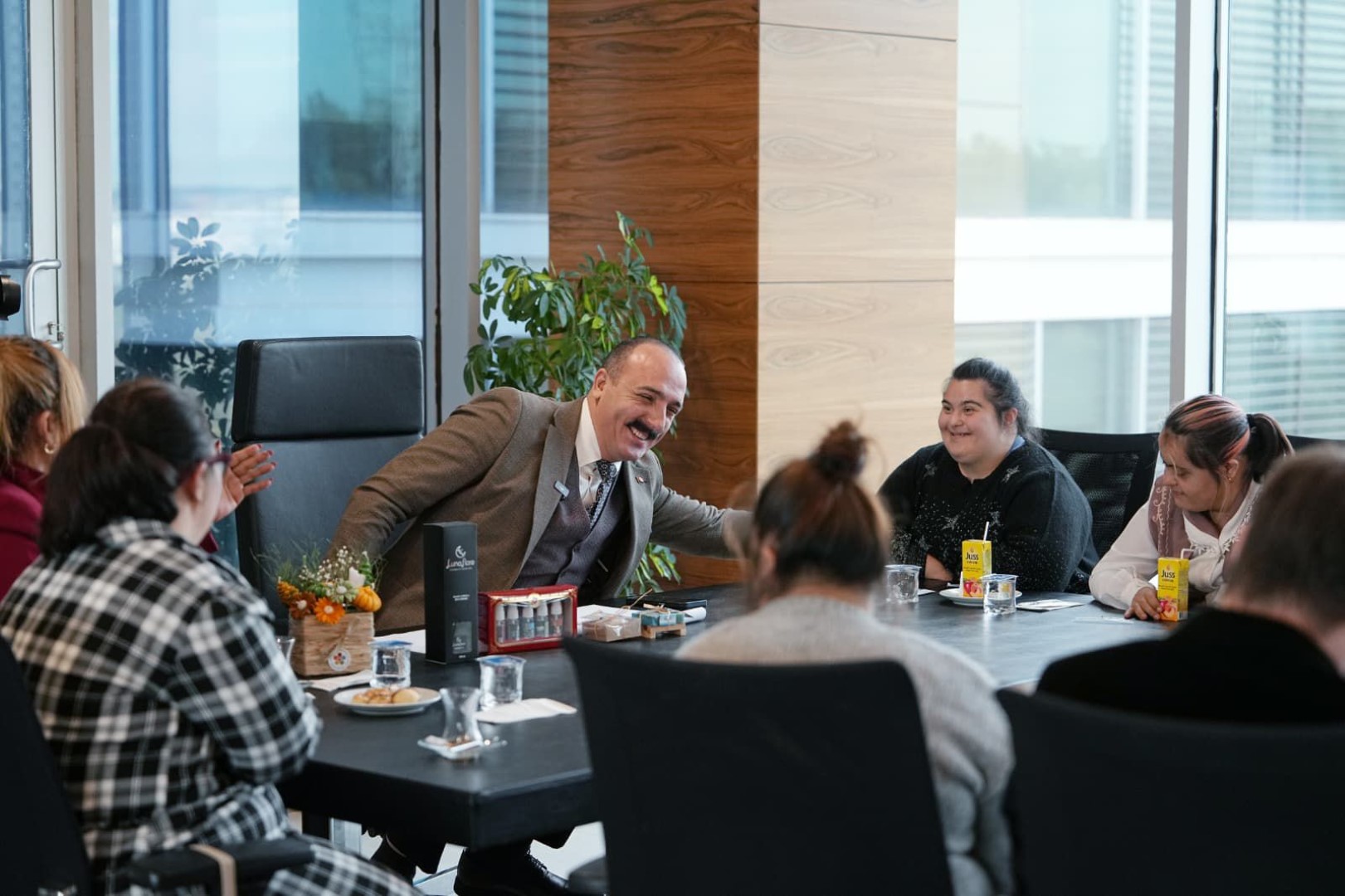 Başkan Kotan Down Sendromlular Ve Engelli̇ler Derneği̇ İle Buluştu (4) (Large)