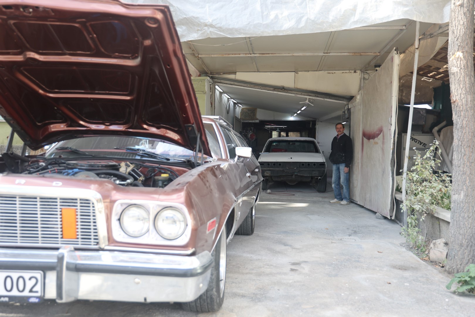 Bu Serada Sebze Değil Klasik Araba Yetişiyor (7)