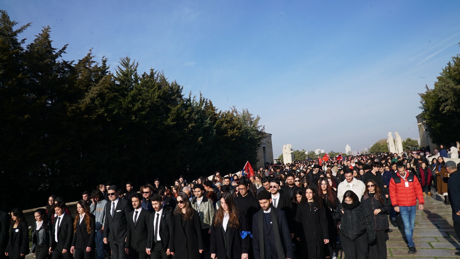 Çağdaş Gençlik, Anıtkabir’de 17. Kez Ata’sının Huzurunda (1)