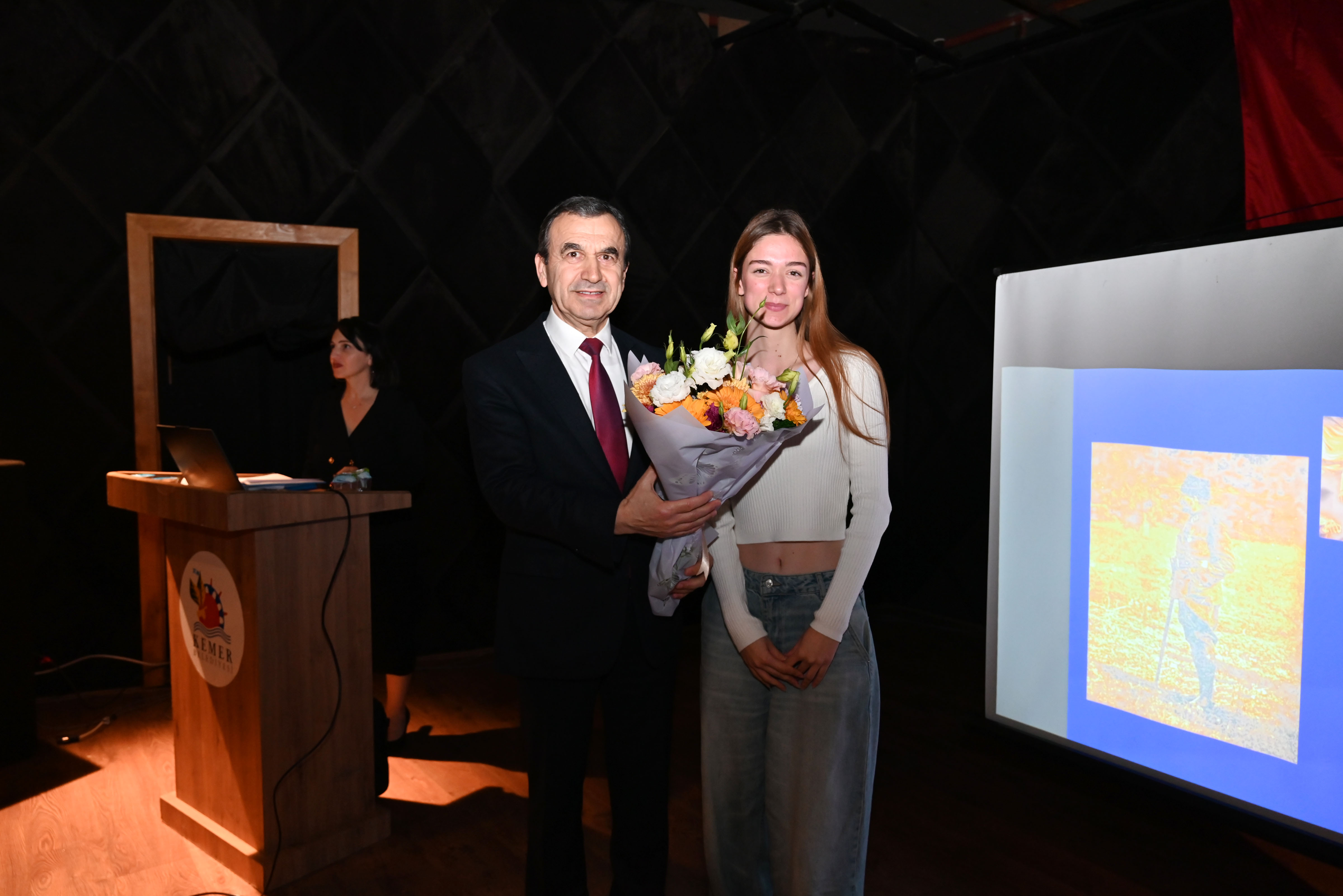 Dr. Naim Babüroğlu Kemer’de Atatürk Ve Cumhuriyet’i Anlattı (1)