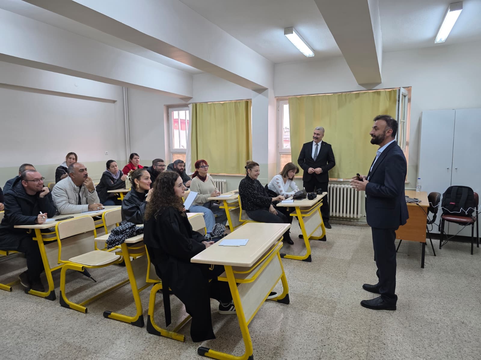 Efeler’de Öğretmenlere Topçu’nun Eğitim Felsefesi Anlatıldı (2)