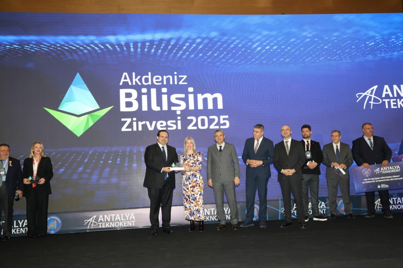 Geleceğin Teknolojisi Antalya’da Masaya Yatırılıyor (4) (Large)