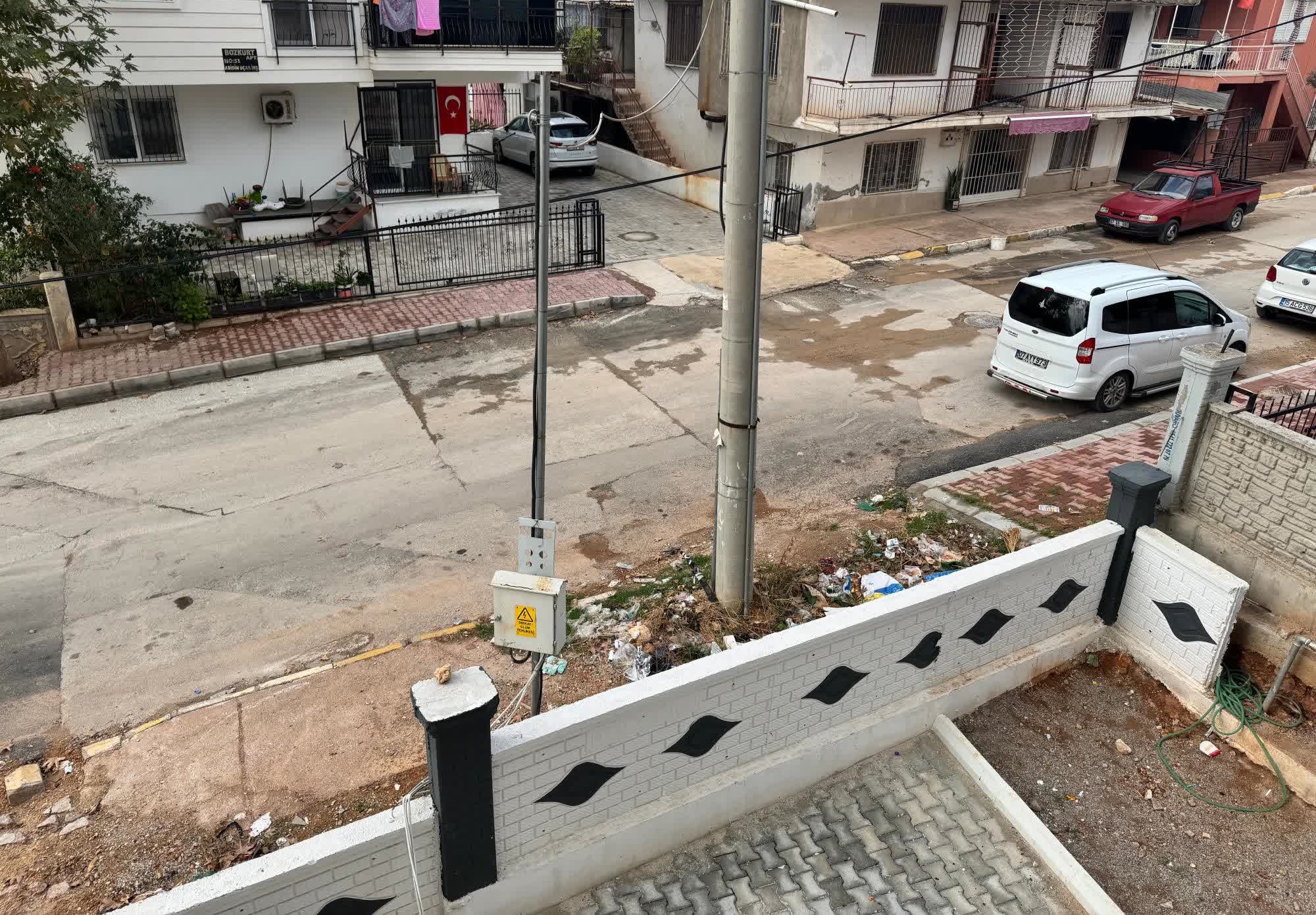 Kepezde Kaldırım Çalışması Yarım Kaldı (1)