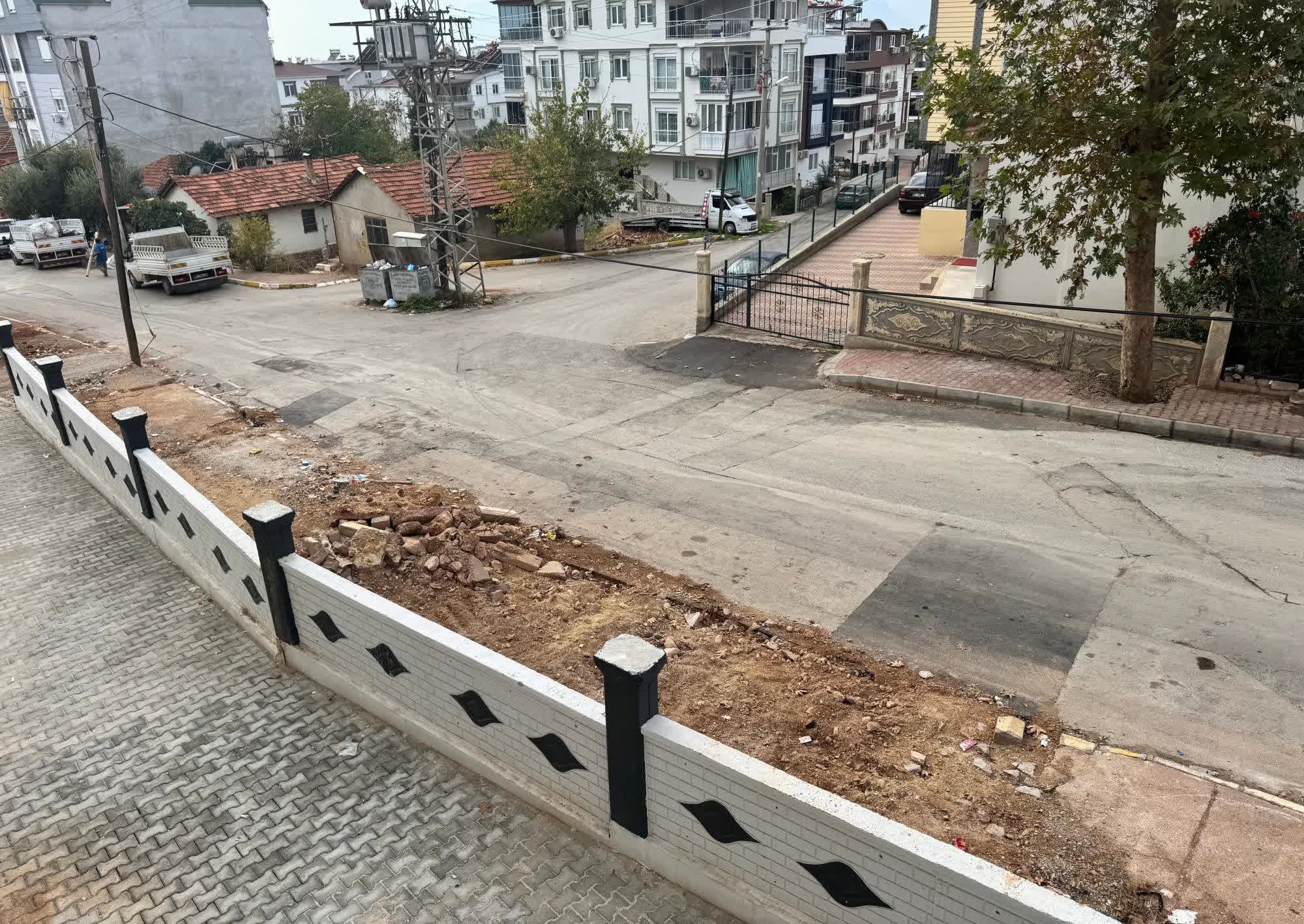 Kepezde Kaldırım Çalışması Yarım Kaldı (3)