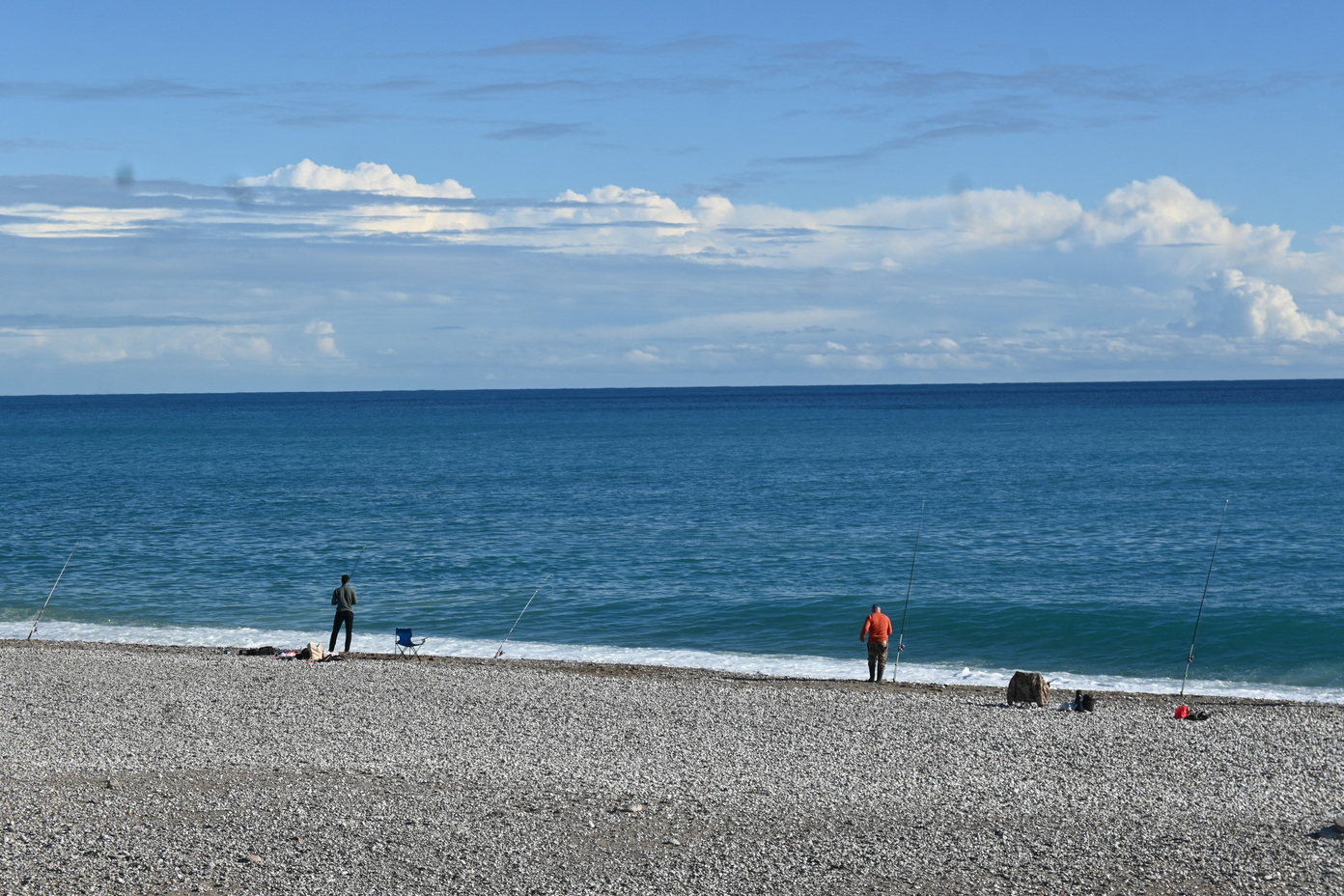 Konyaaltı Sahili Fırtına Sonrası Amatör Balıkçıların Akınına Uğradı (1)