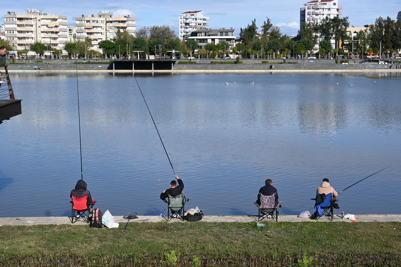 Konyaaltı’nda Boğaçayı Amatör Balıkçıların Gözde Noktası Oldu (6)