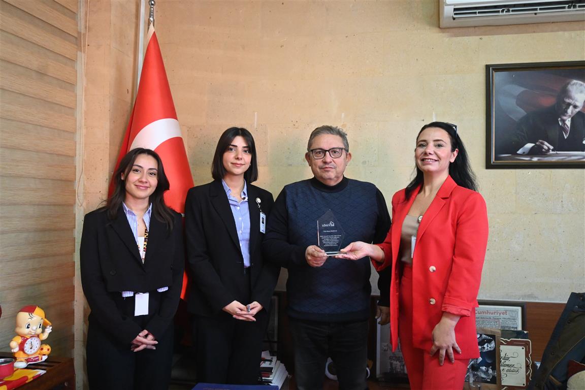 Lösev’den Gazeteci Ali Cem Çon’a Anlamlı Ödül (3) (Medium)