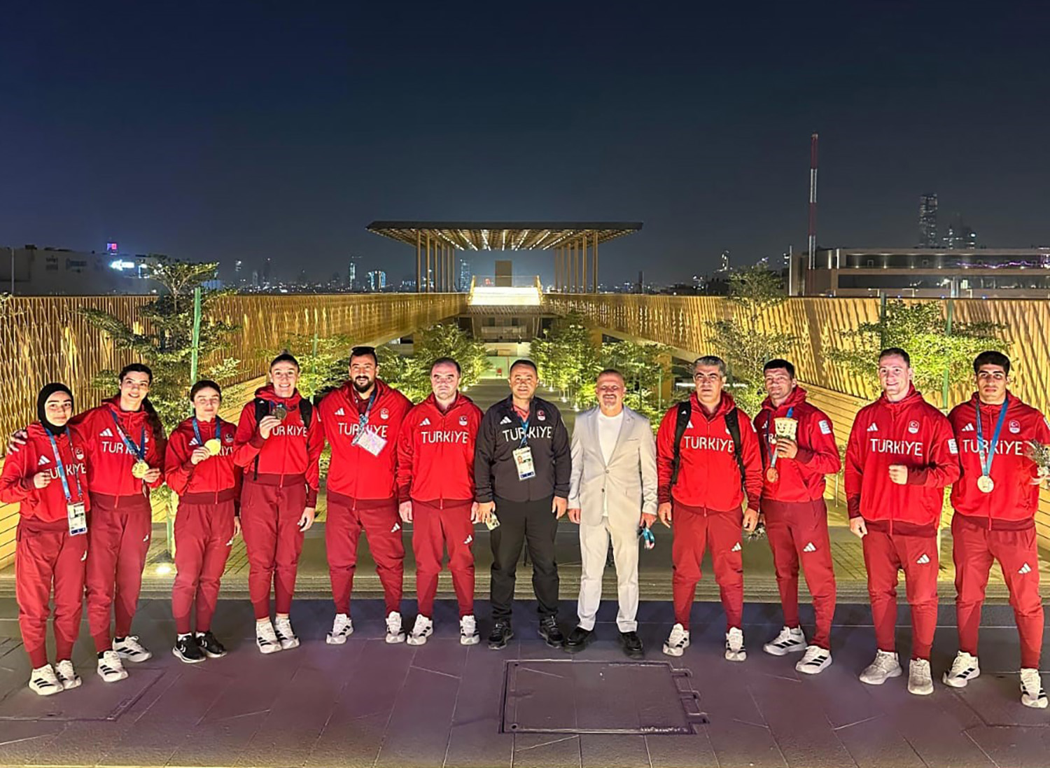 M U A Y T H A I N I N A L T I N K I Z L A R I Y E N I H E D E F I 1046878 310653